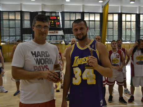 Veni, Vidi, Vici wygrywają IV Amatorskie Mistrzostwa Przeworska w Koszykówce Mężczyzn !
